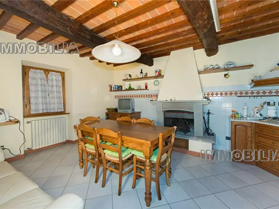 Immagine 28 di Villa in vendita  a Arezzo
