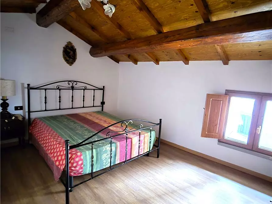 Immagine 8 di Porzione di casa in vendita  a Caprese Michelangelo
