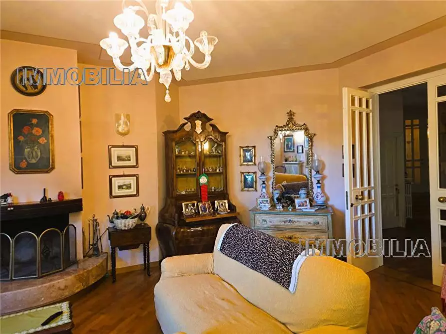 Immagine 36 di Villa in vendita  a Monterchi