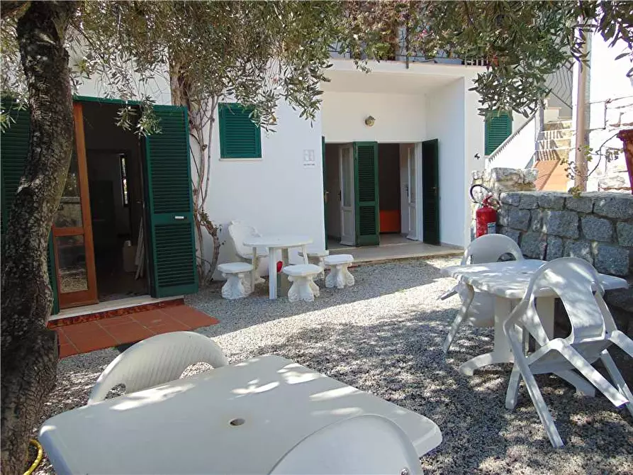 Immagine 9 di Albergo/B&B/Residence in vendita  a Campo Nell'elba