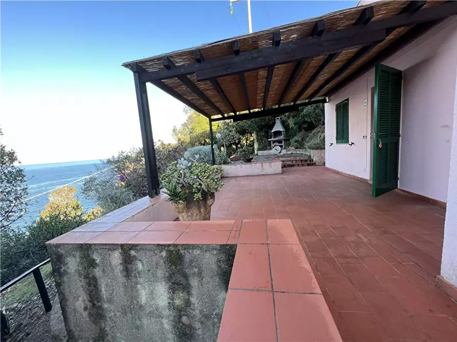 Immagine 12 di Porzione di casa in vendita  a Marciana Marina