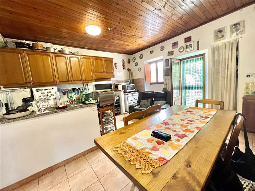 Immagine 9 di Porzione di casa in vendita  a Marciana