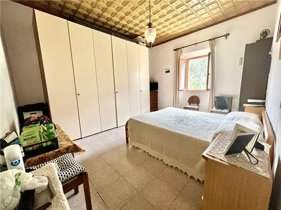 Immagine 13 di Porzione di casa in vendita  a Marciana