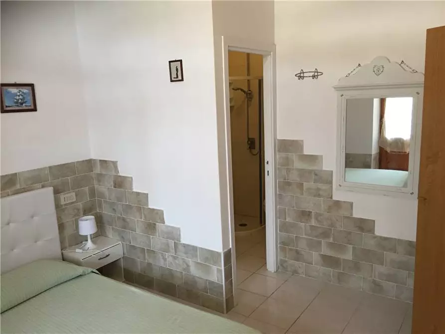 Immagine 8 di Stabile in vendita  a Marciana