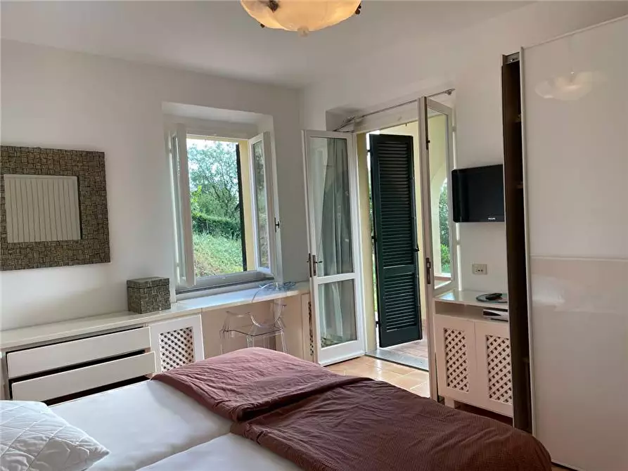 Immagine 14 di Villa in vendita  a Portoferraio
