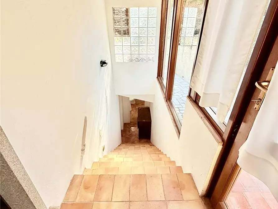 Immagine 18 di Porzione di casa in vendita  a Marciana