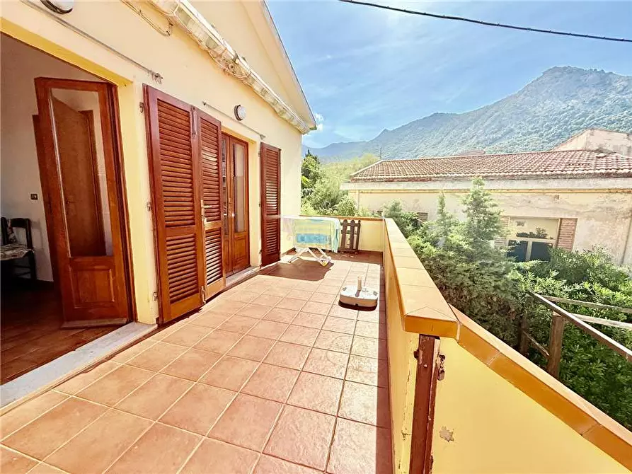 Immagine 16 di Porzione di casa in vendita  a Marciana