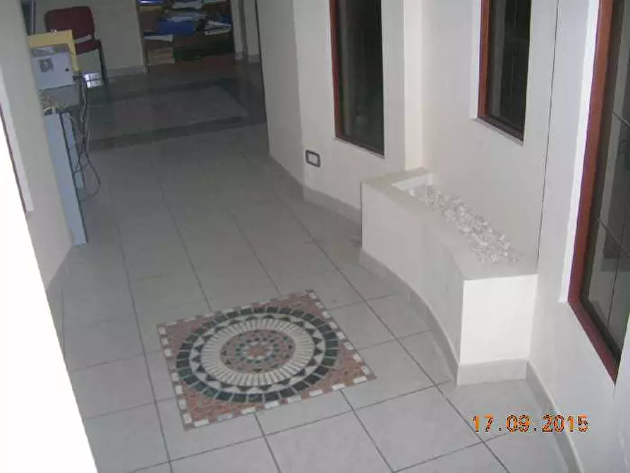 Immagine 8 di Ufficio in vendita  a Adrano
