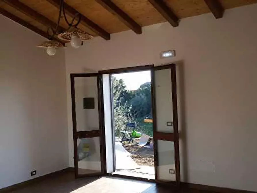 Immagine 9 di Azienda agricola in vendita  a Adrano
