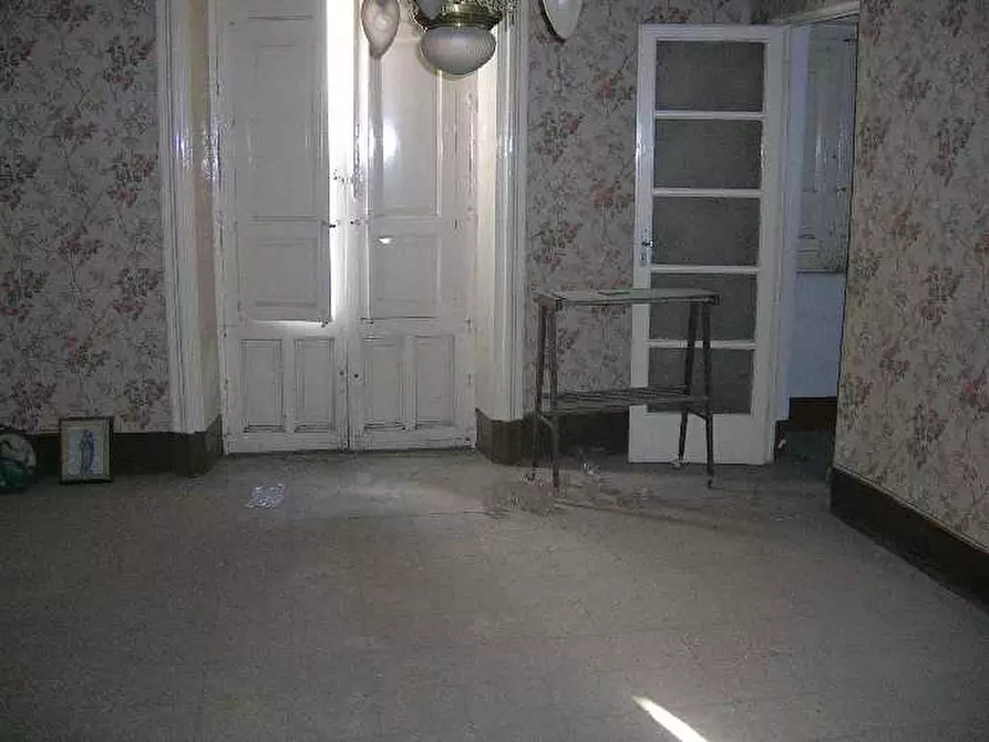 Immagine 8 di Villa in vendita  a Adrano