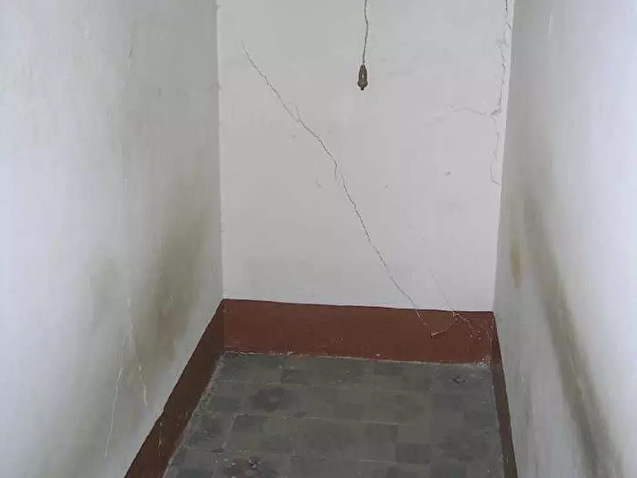 Immagine 9 di Villa in vendita  a Adrano