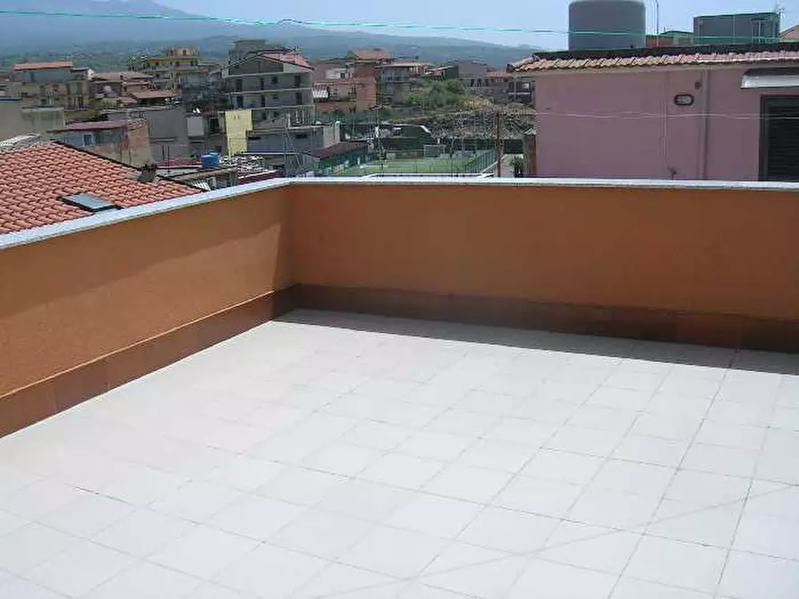 Immagine 8 di Villa in vendita  a Adrano