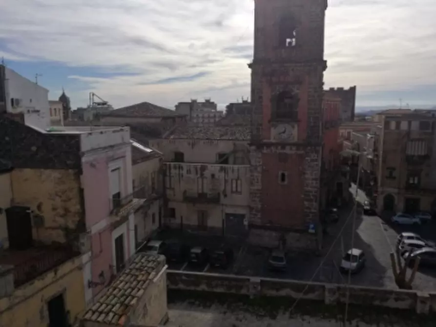 Immagine 7 di Stabile in vendita  a Adrano