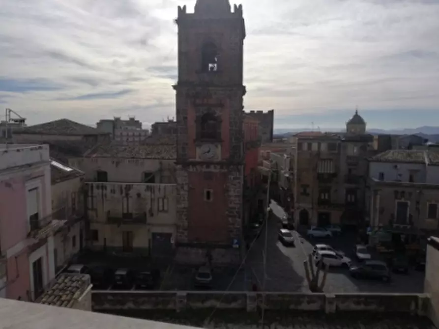 Immagine 8 di Stabile in vendita  a Adrano