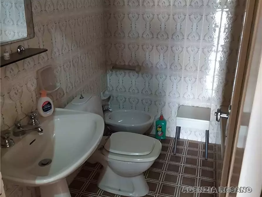 Immagine 6 di Casa bifamiliare in vendita  in Via Borgo a Adrano