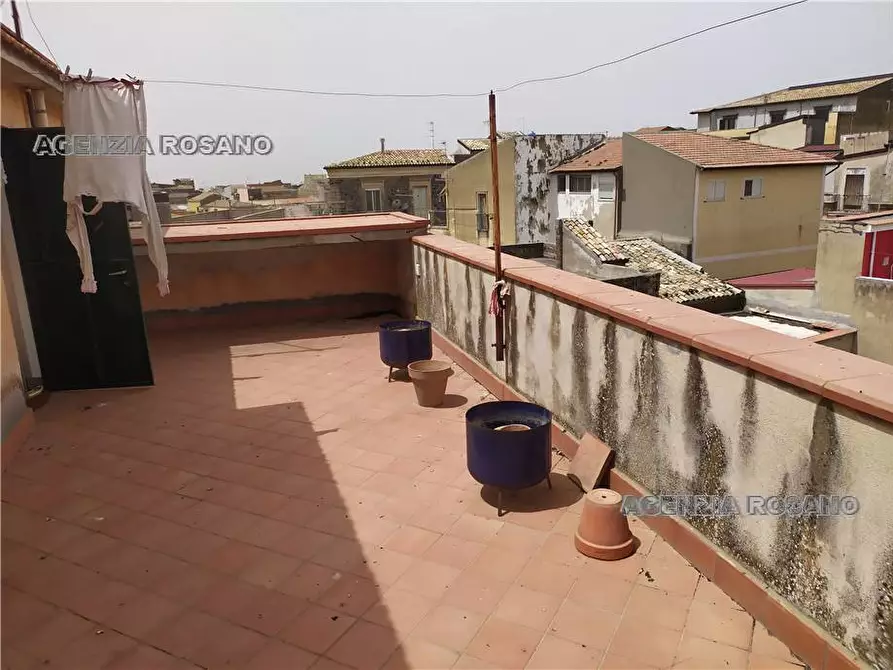 Immagine 8 di Casa bifamiliare in vendita  in Via Borgo a Adrano