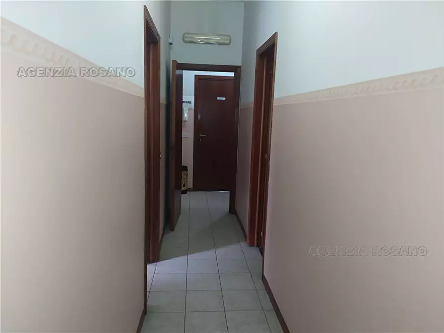 Immagine 8 di Appartamento in vendita  in Via AMEGLIO a Santa Maria Di Licodia