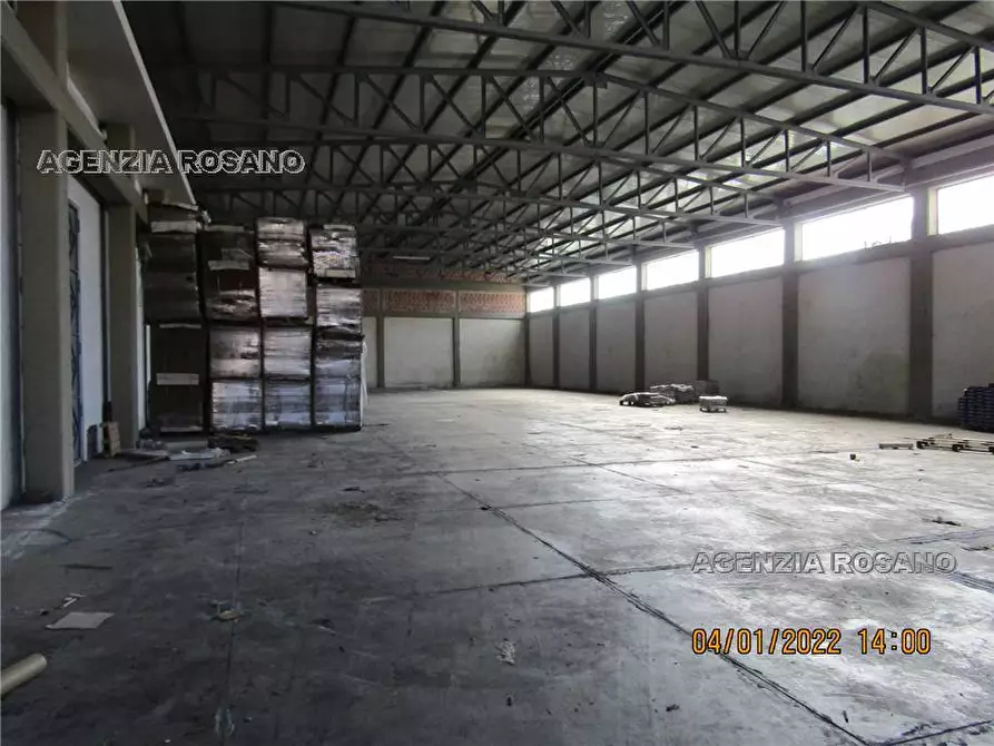 Immagine 6 di Attività commerciale in vendita  in Via FALLICA a Biancavilla