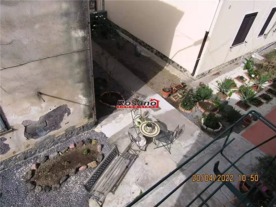 Immagine 8 di Appartamento in vendita  in Via POETA CAVALLARO a Biancavilla