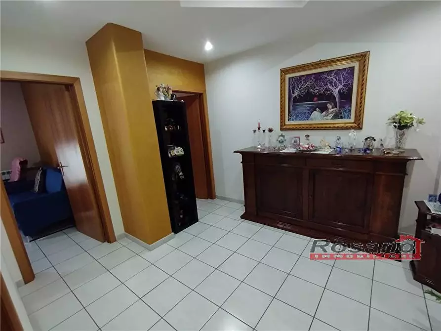 Immagine 7 di Appartamento in vendita  in Via Cappuccini a Adrano