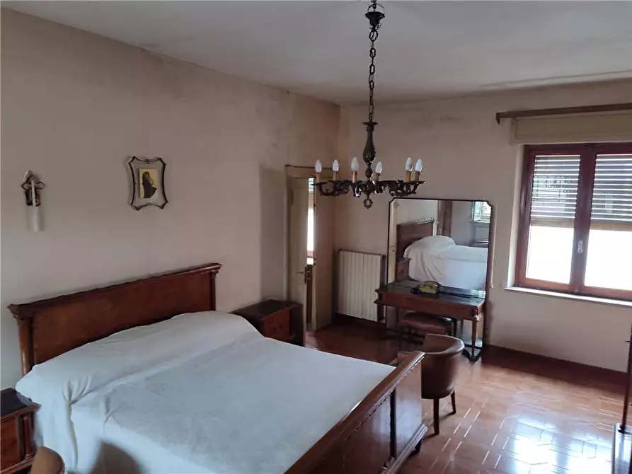 Immagine 6 di Villa in vendita  in Via Marconi, 1 a Stroppiana