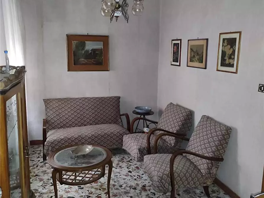Immagine 10 di Villa in vendita  in Via Marconi, 1 a Stroppiana
