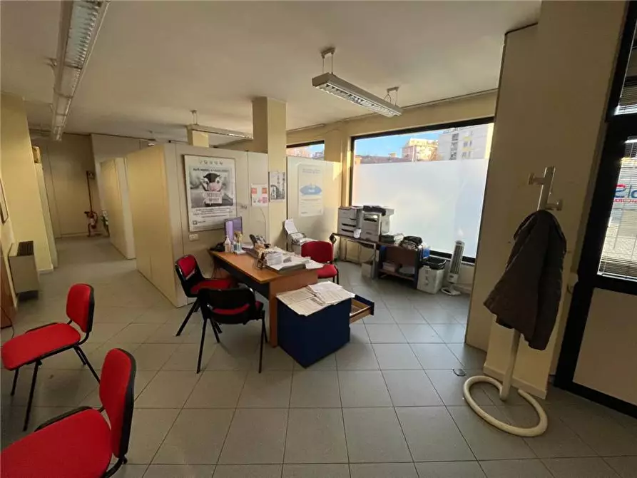 Immagine 5 di Ufficio in vendita  a Casale Monferrato