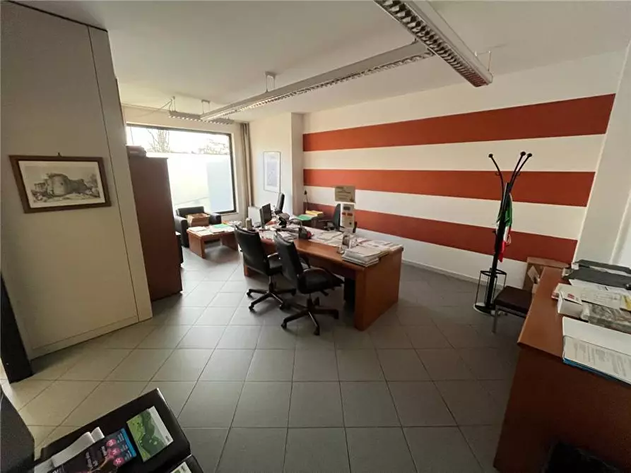 Immagine 7 di Ufficio in vendita  a Casale Monferrato