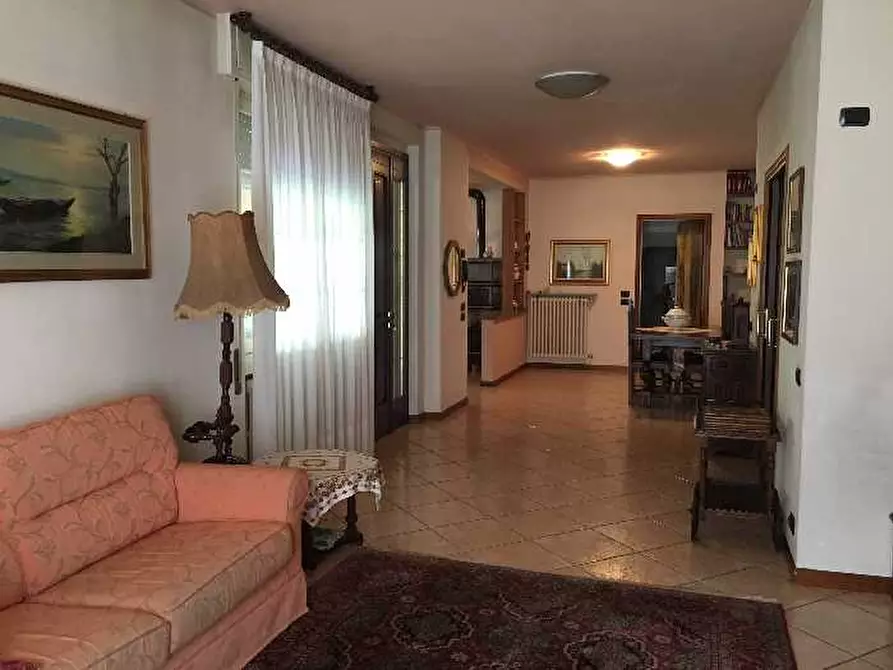 Immagine 7 di Villa in vendita  in Via Risorgimento, 3 a Villongo