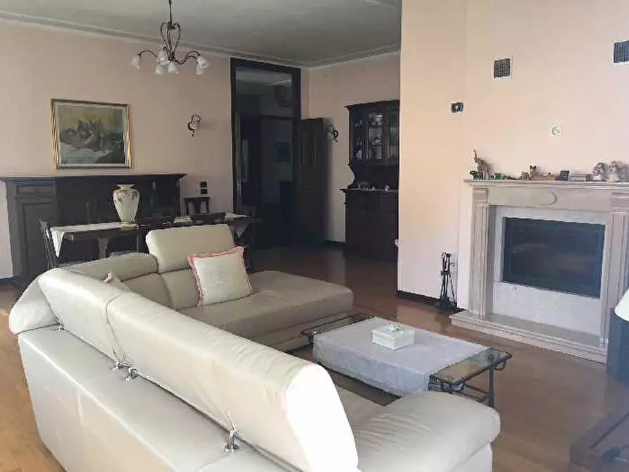 Immagine 8 di Villa in vendita  in Via Risorgimento, 3 a Villongo