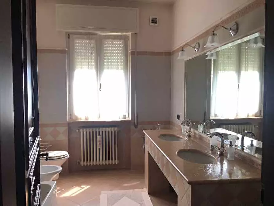 Immagine 9 di Villa in vendita  in Via Risorgimento, 3 a Villongo