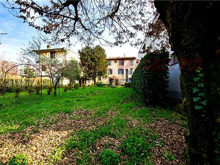 Immagine 16 di Villa in vendita  in Via Roma, 35 a Castelli Calepio