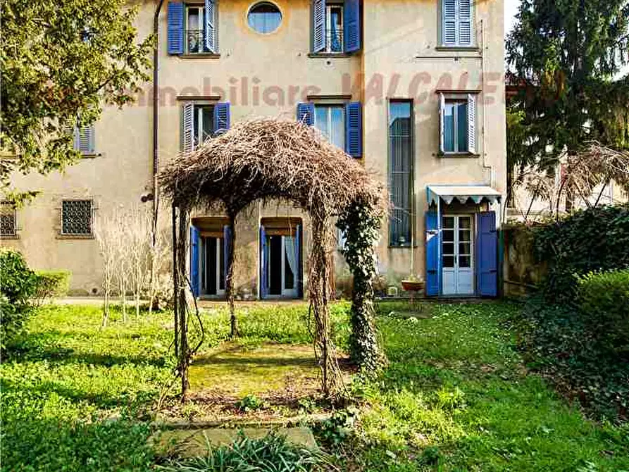 Immagine 17 di Villa in vendita  in Via Roma, 35 a Castelli Calepio