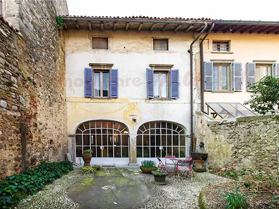 Immagine 19 di Villa in vendita  in Via Roma, 35 a Castelli Calepio