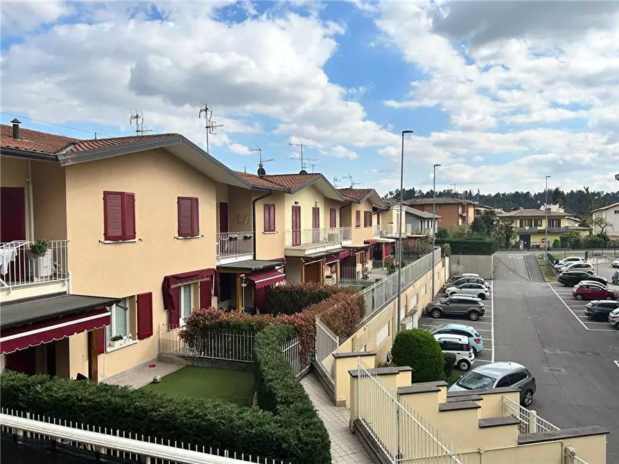 Immagine 16 di Villa in vendita  in Via Francesco Nullo, 3 a Villongo