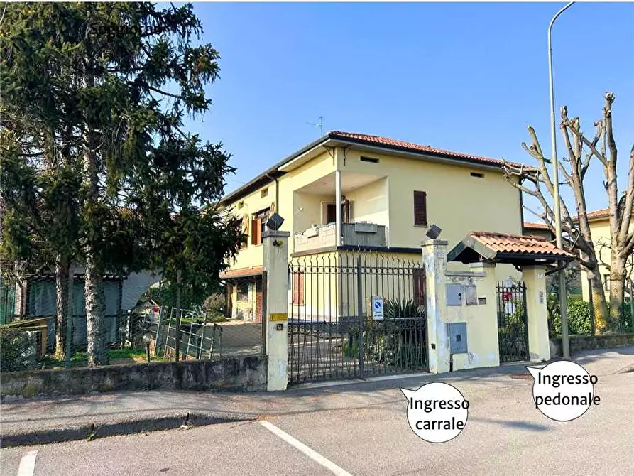 Immagine 16 di Villa in vendita  in Via Giotto, 7 a Castelli Calepio