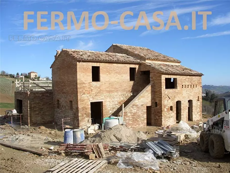 Immagine 27 di Rustico / casale in vendita  in Via piazza a Montedinove