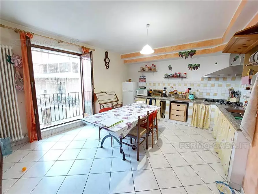 Immagine 26 di Villa in vendita  in Via Giacomo Leopardi, 8 a Ortezzano