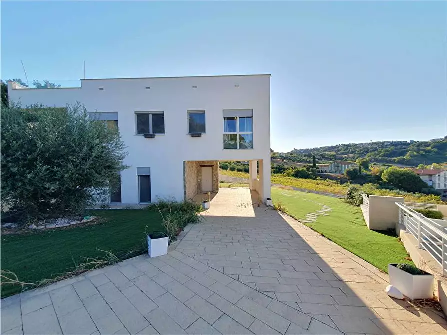 Immagine 40 di Villa in vendita  in Via fontana marina a Campofilone