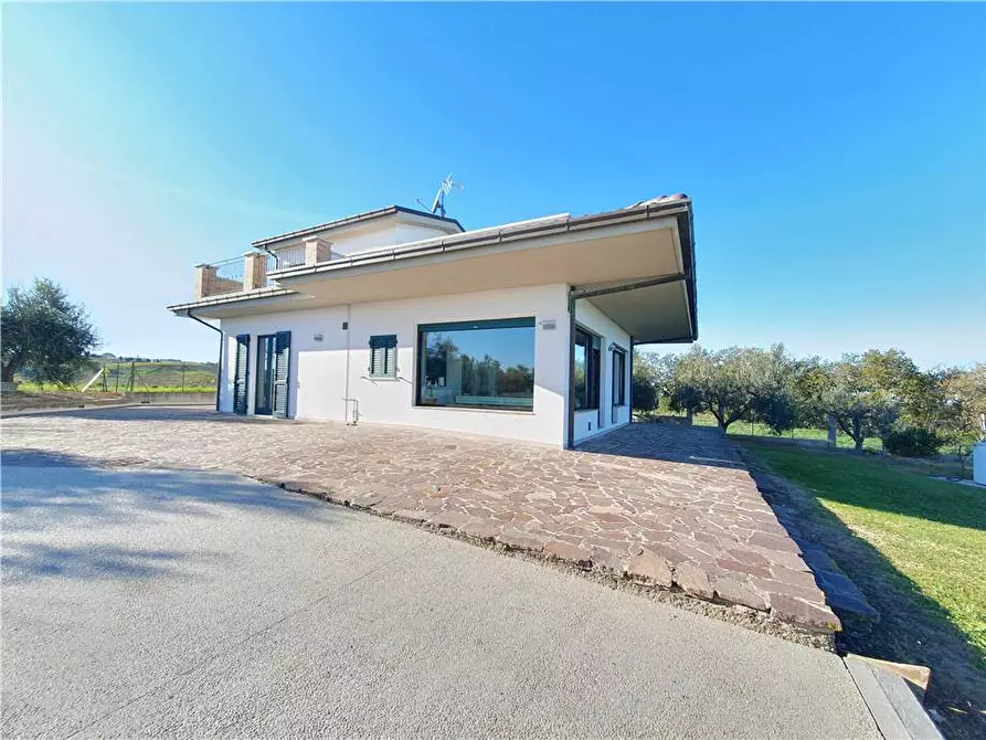 Immagine 36 di Villa in vendita  in V.le sp2 a Lapedona