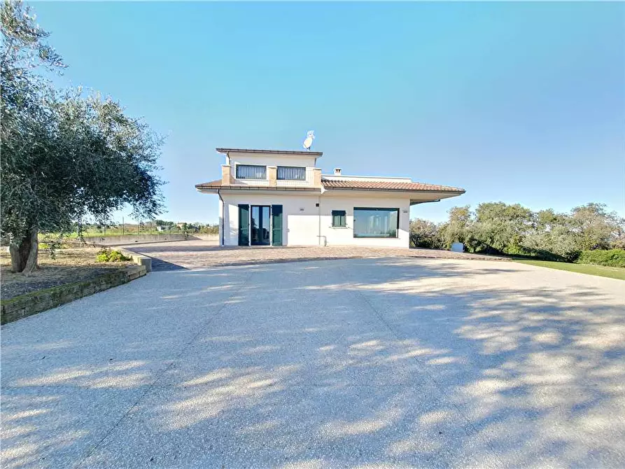 Immagine 37 di Villa in vendita  in V.le sp2 a Lapedona