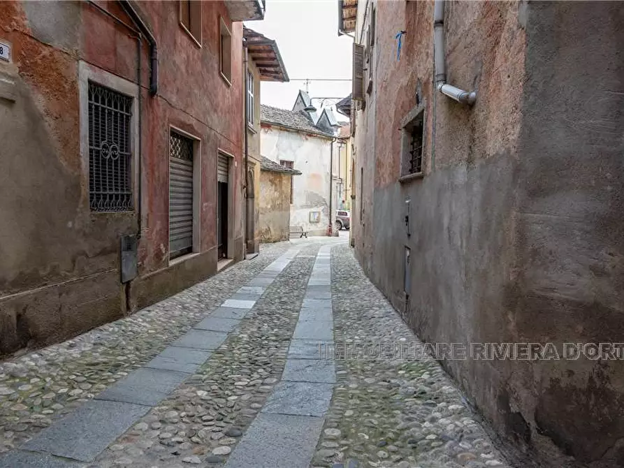 Immagine 37 di Rustico / casale in vendita  a Miasino