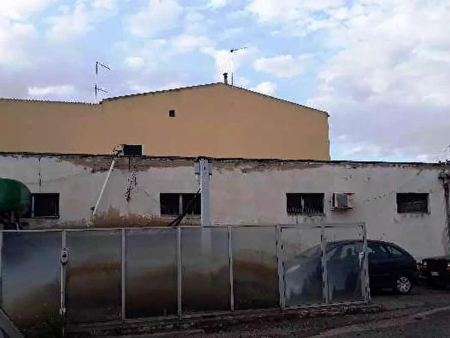 Immagine 7 di Attività commerciale in vendita  a Oristano