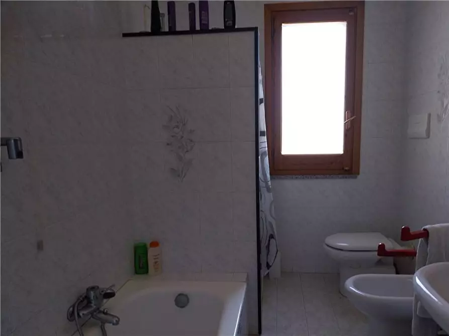 Immagine 10 di Villa in vendita  a Solarussa