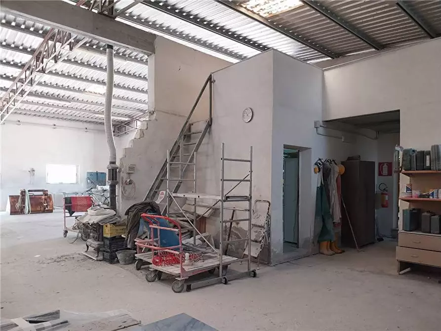 Immagine 7 di Capannone industriale in vendita  a Siamaggiore