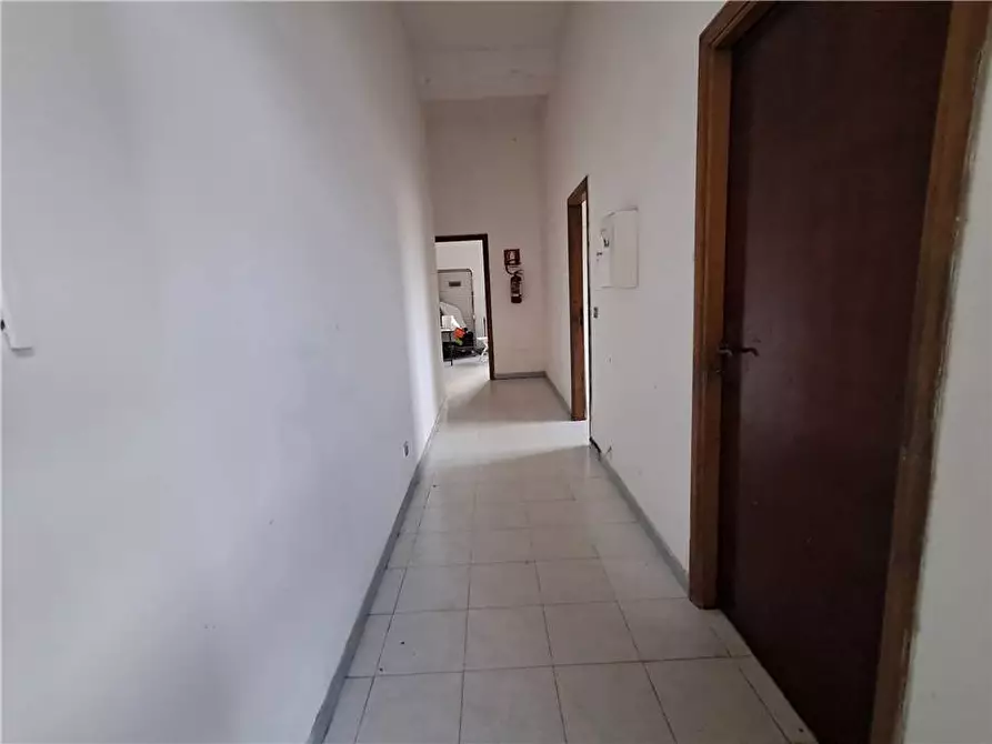 Immagine 8 di Attività commerciale in vendita  a Solarussa