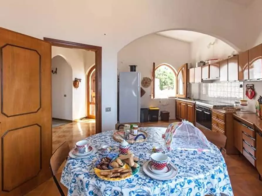 Immagine 6 di Villa in vendita  a Cuglieri