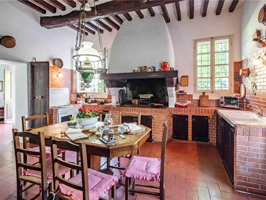 Immagine 38 di Rustico / casale in vendita  a Cento