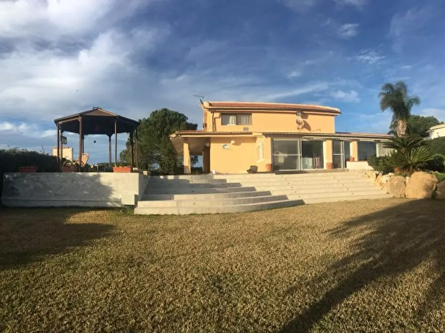 Immagine 19 di Villa in vendita  in Via ZONA ISOLA a Siracusa