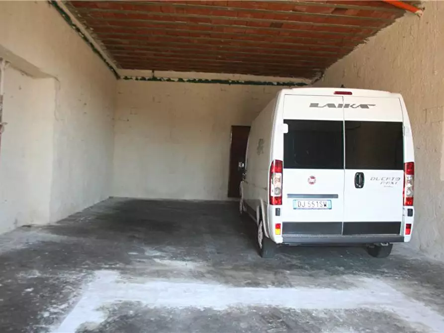 Immagine 10 di Villa in vendita  in Via CDA MADONNA MARINA, SN a Noto